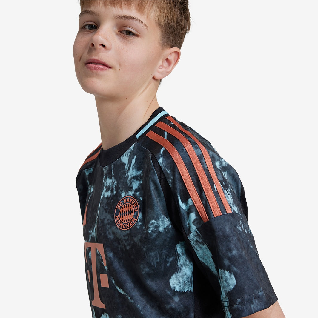 Kids Kit Bayern Munich 2024/25 II Fan