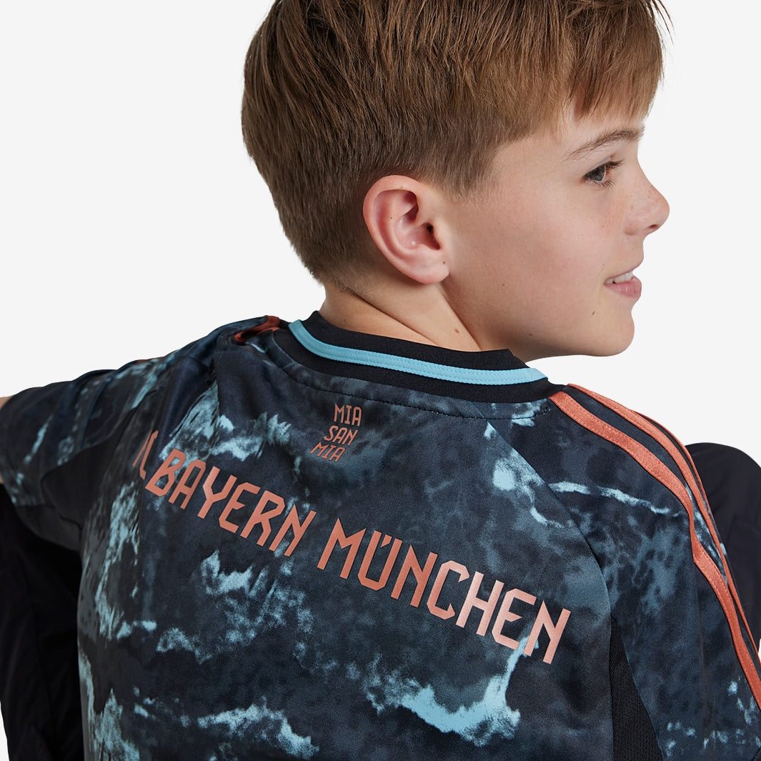 Kids Kit Bayern Munich 2024/25 II Fan